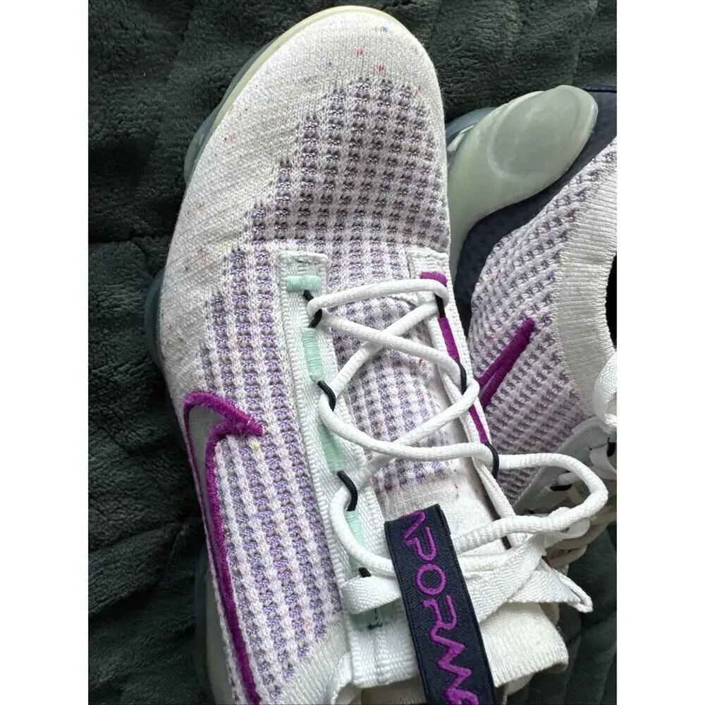 Nike Air Vapormax 2021 Flyknit GS White Violet Frost Size 7 Pre Owned Excellent